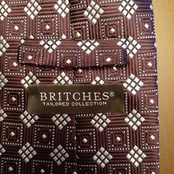 Britches Men's 100% Silk Purple Tie with Blue Diamond and Square Pattern - Picture 2 of 3